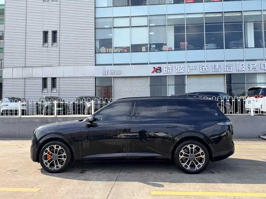 Lynk & Co 900 — миниатюра 9