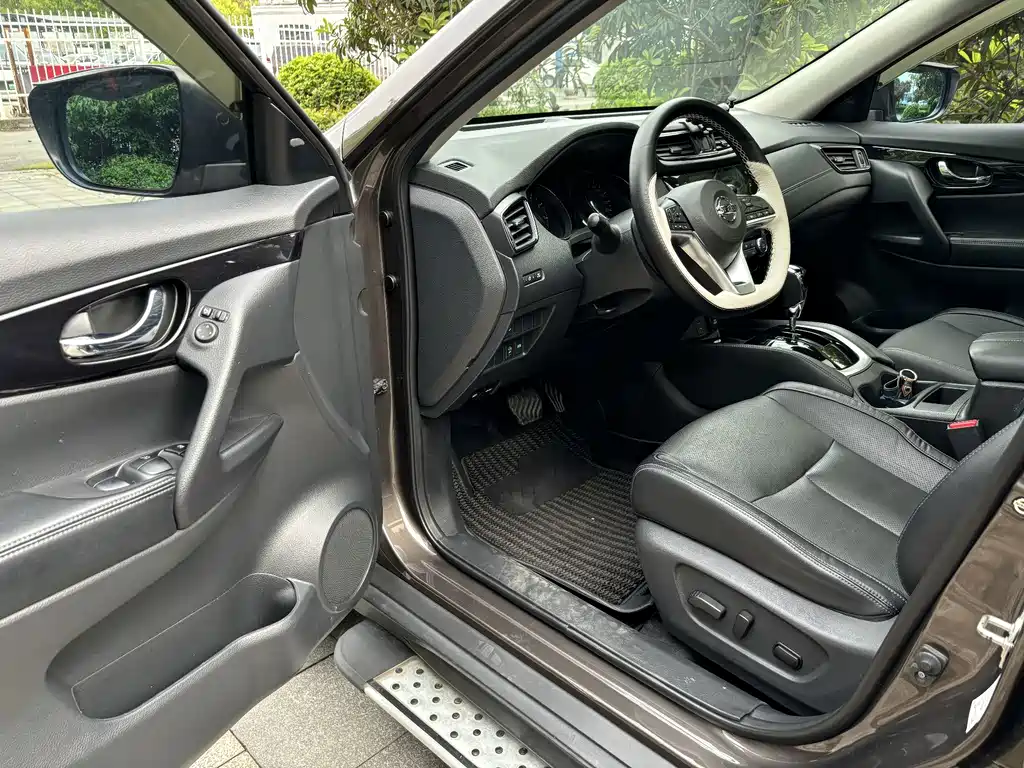 Nissan X-Trail — миниатюра 10