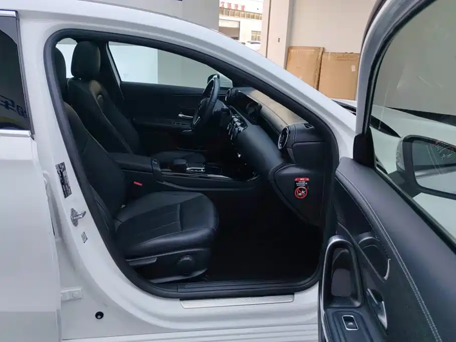 Mercedes-Benz A-Class — миниатюра 8