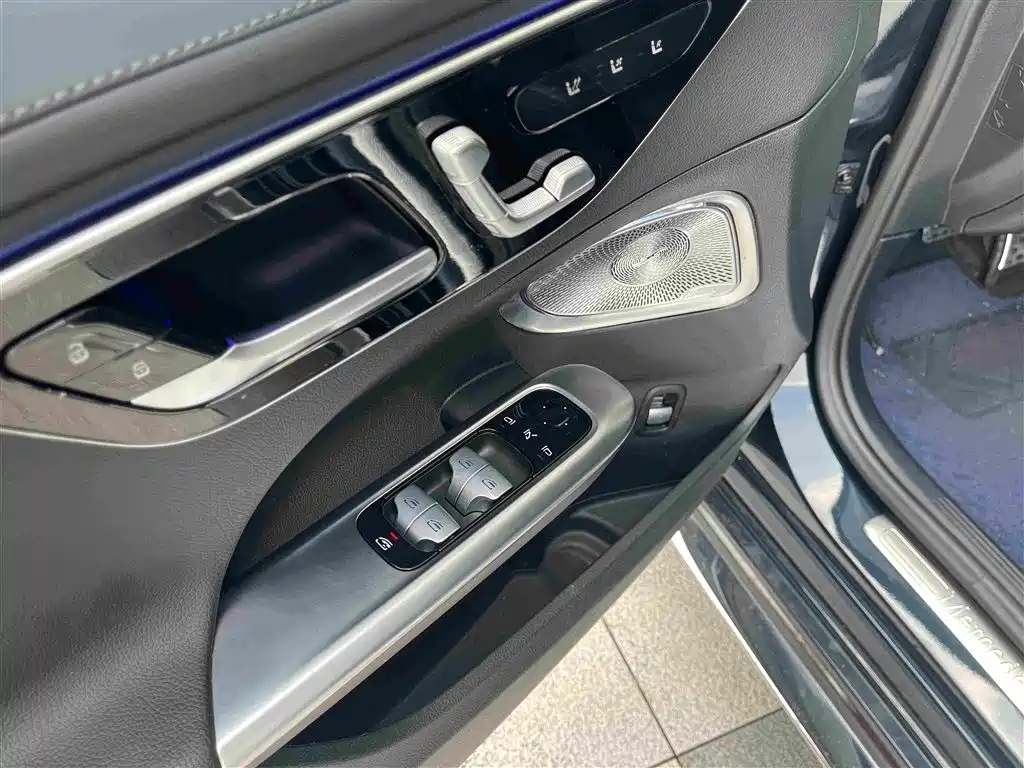 Mercedes-Benz C-Class — миниатюра 9