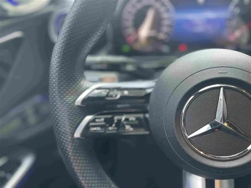 Mercedes-Benz C-Class — миниатюра 13