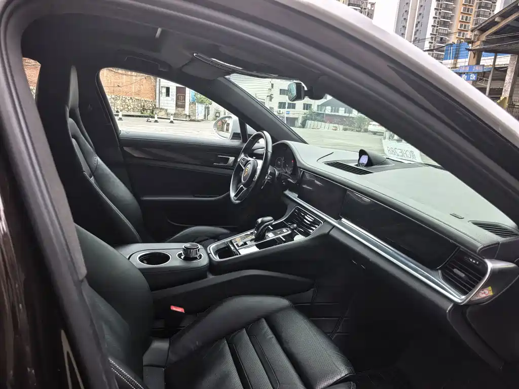Porsche Panamera — миниатюра 10