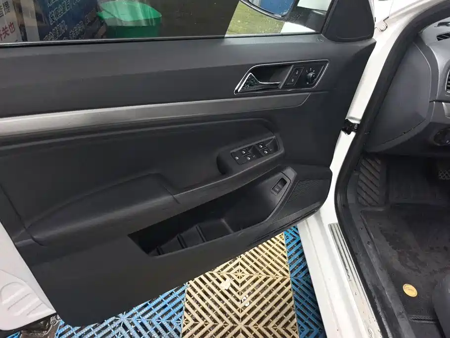 Volkswagen Lavida — миниатюра 7