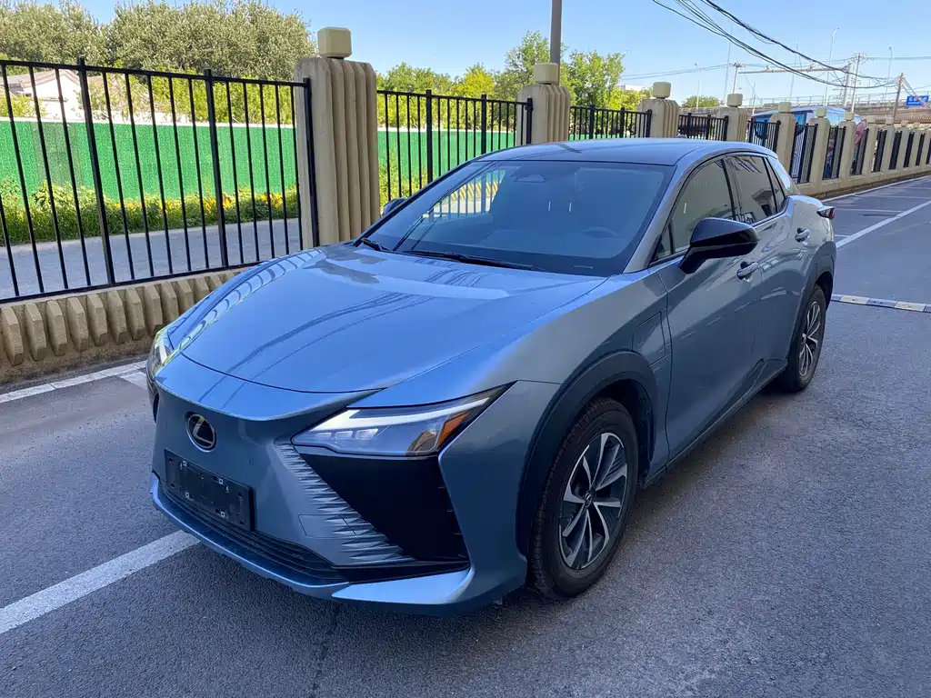 Lexus RZ