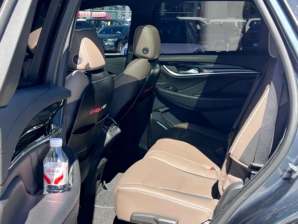 Buick Enclave — миниатюра 12