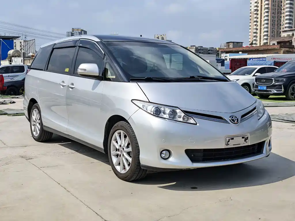 Toyota Previa — миниатюра 3