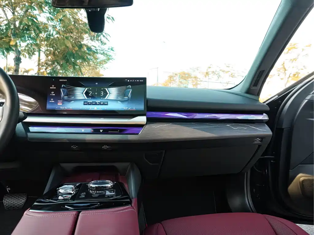 BMW 5 Series — миниатюра 19