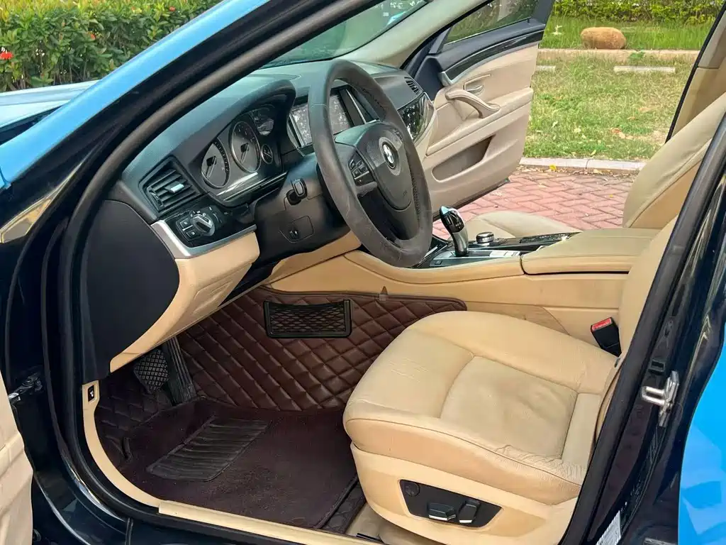 BMW 5 Series — миниатюра 4