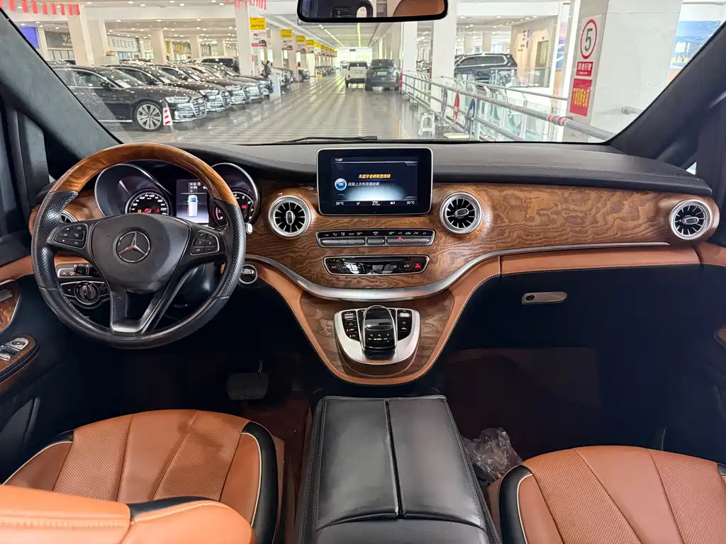 Mercedes-Benz V-Class — миниатюра 12