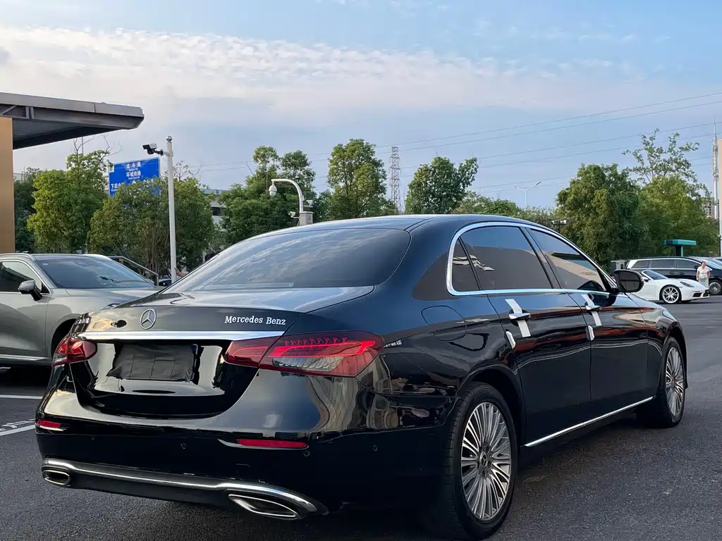 Mercedes-Benz E-Class — миниатюра 19