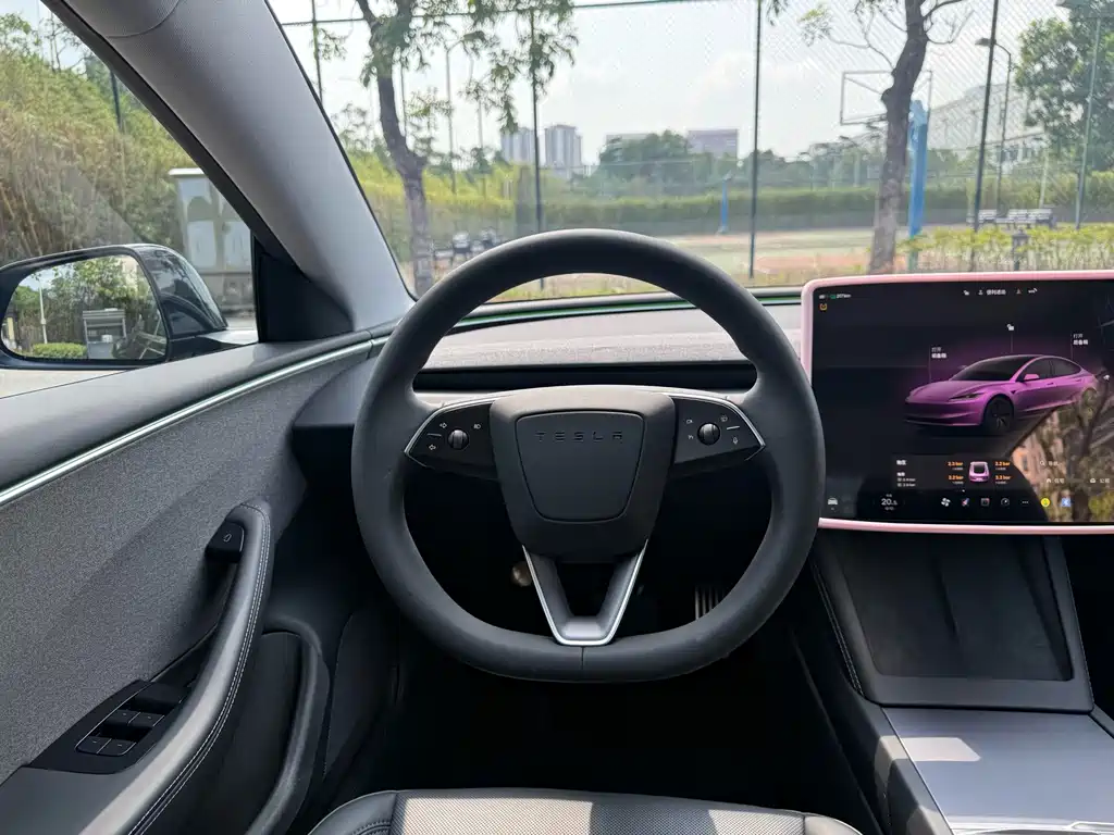 Tesla Model 3 — миниатюра 5