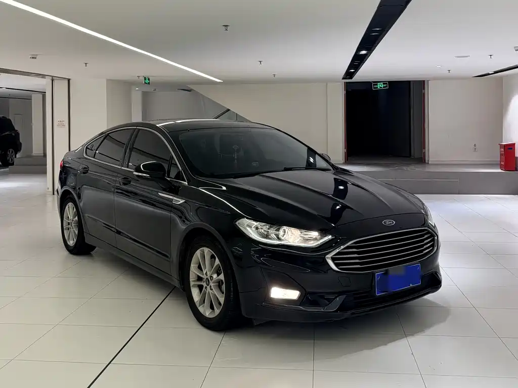 Ford Mondeo 2020 — фото 3