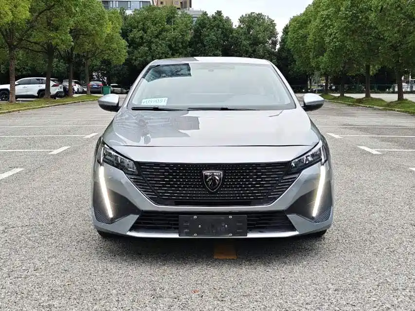 Peugeot 408