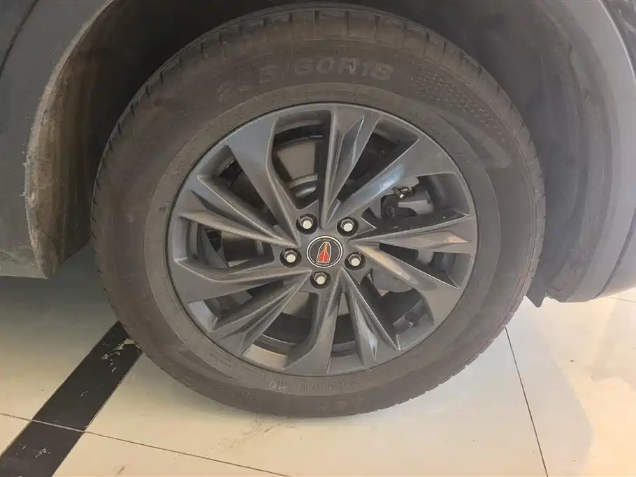 Hongqi HS5 2025 2.0T