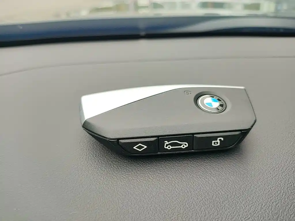 BMW i5 — миниатюра 9
