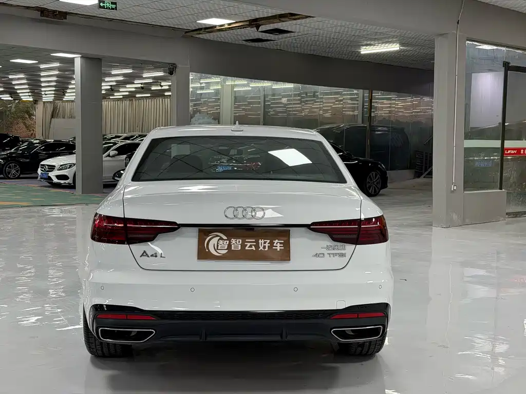Audi A4L 2024 40 TFSI Luxury
