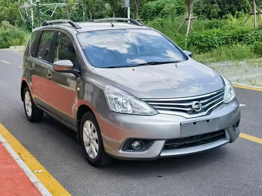 Nissan Livina — миниатюра 3