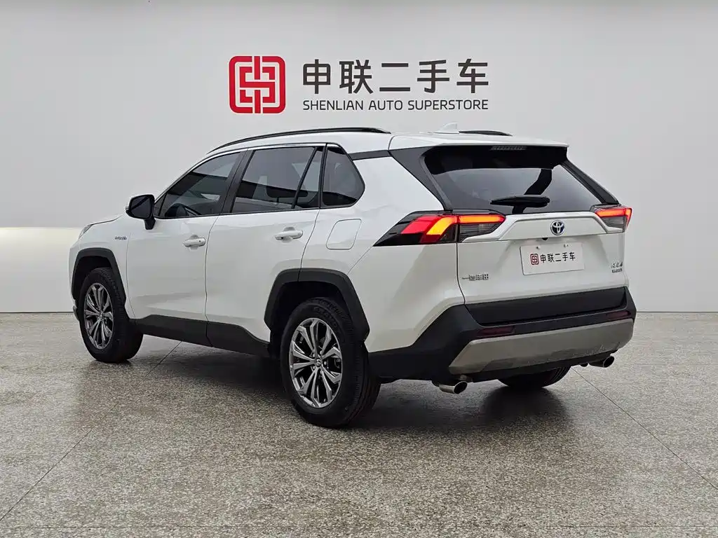Toyota RAV4 — миниатюра 2
