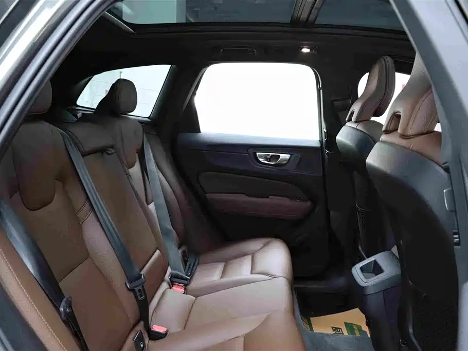 Volvo XC60 — миниатюра 11