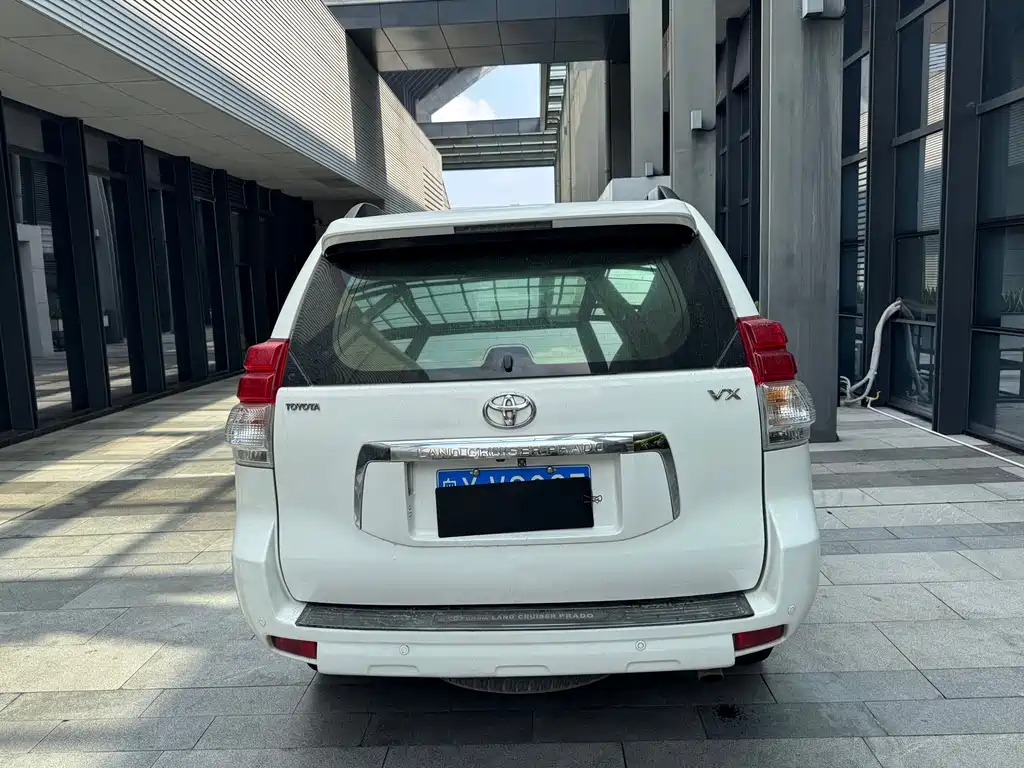 Toyota Land Cruiser Prado 2010 4.0L AT VX NAVI