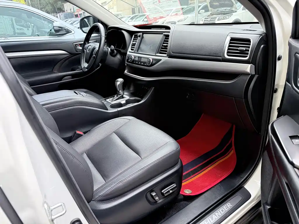 Toyota Highlander — миниатюра 21