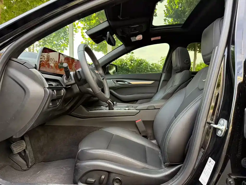 Cadillac CT5 — миниатюра 5