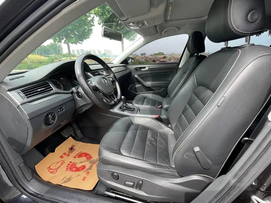 Volkswagen Passat 2017 330TSI DSG