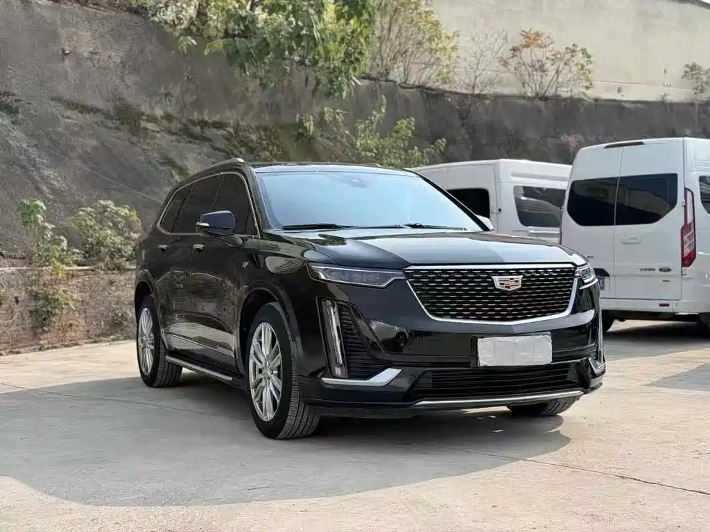 CADILLAC XT6