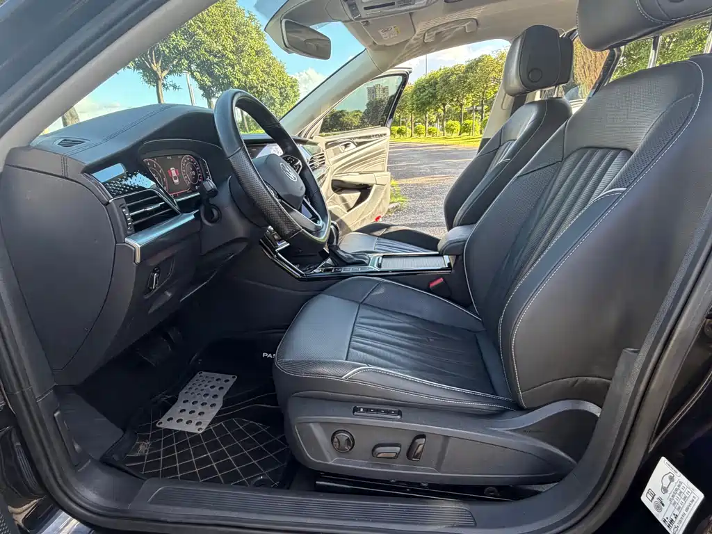 Volkswagen Passat 2022 330TSI Luxury