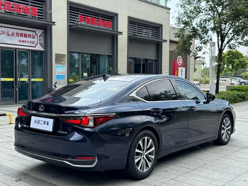 Lexus ES — миниатюра 12