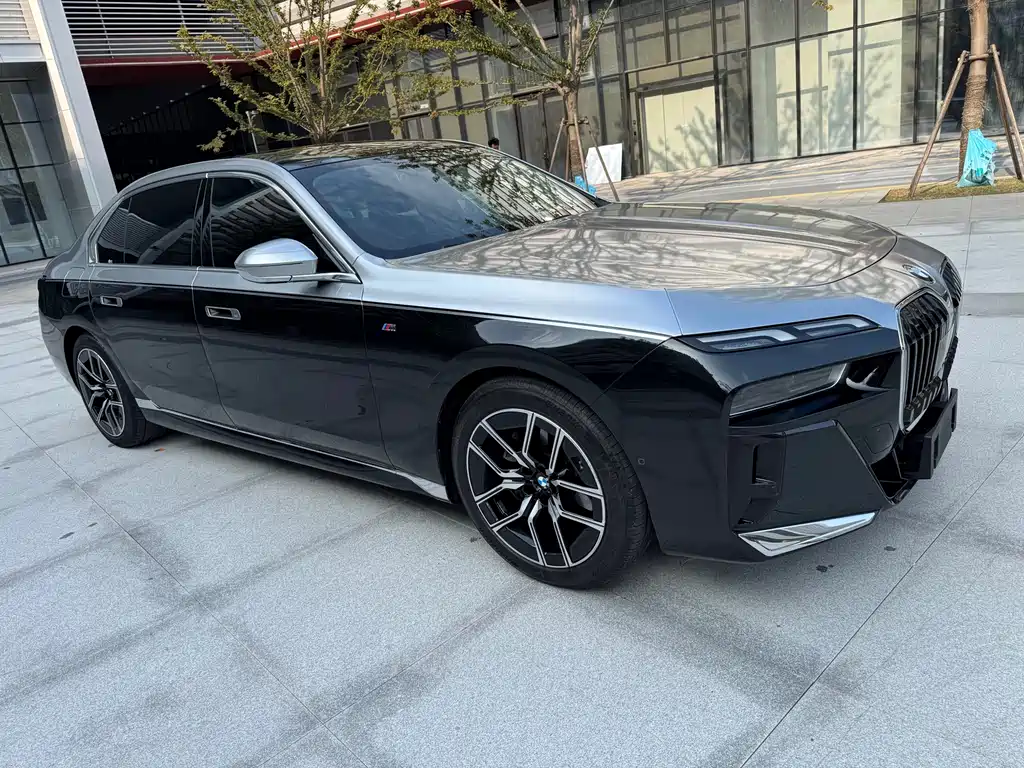 BMW  7 SERIES