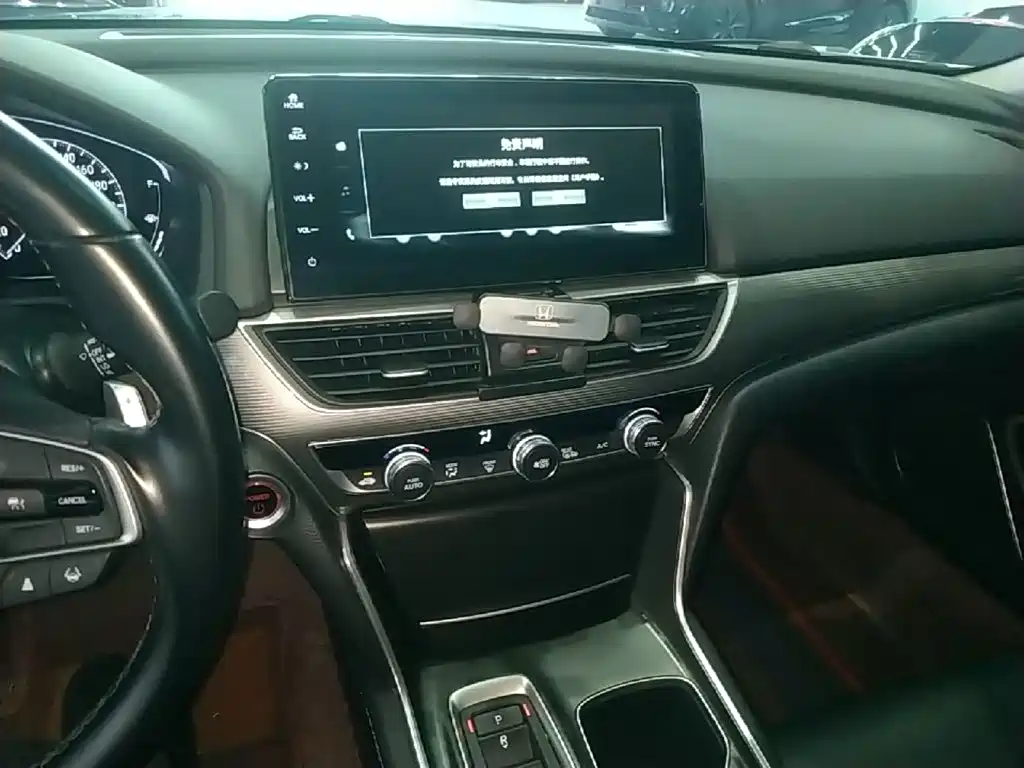 Honda Accord — миниатюра 13