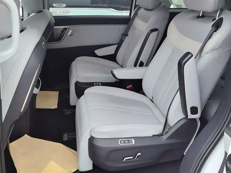 SAIC MAXUS EVERYONE 7