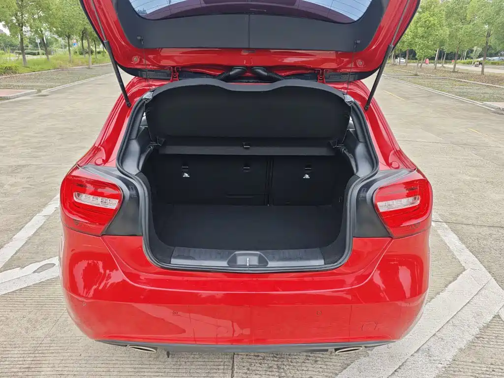 Mercedes-Benz A-Class (Import) — миниатюра 10
