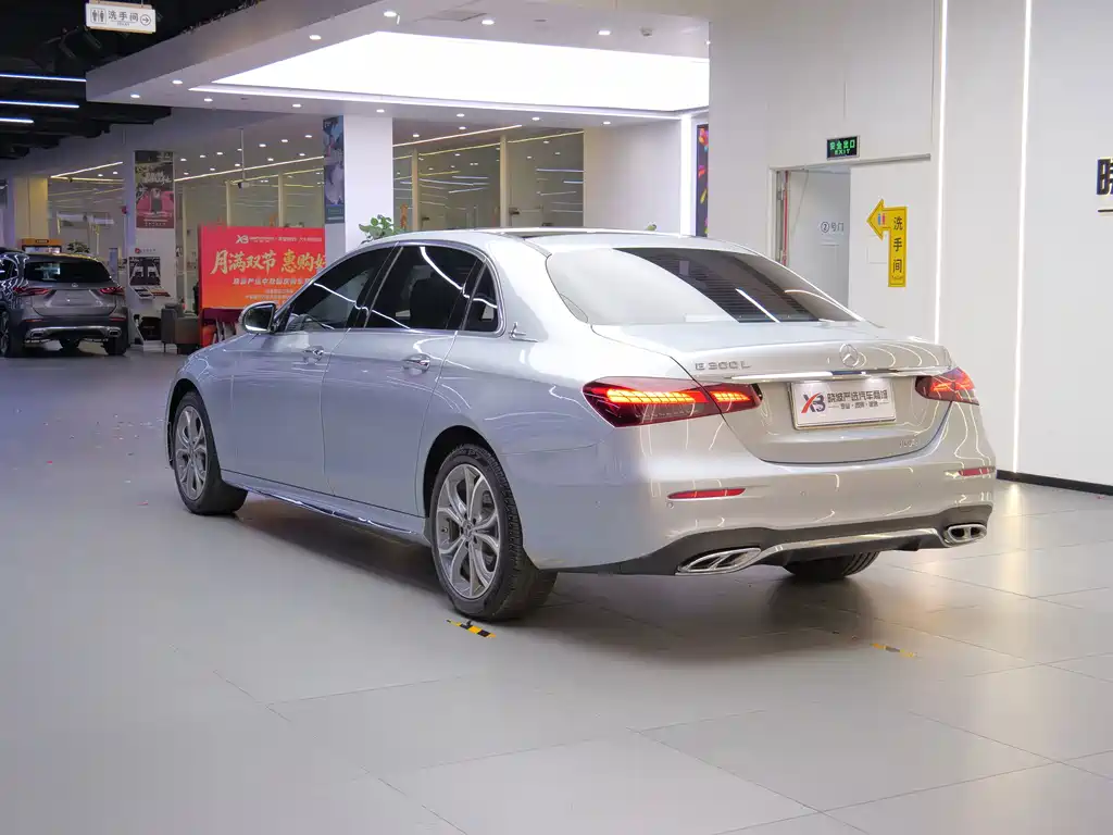 Mercedes-Benz E-Class — миниатюра 5