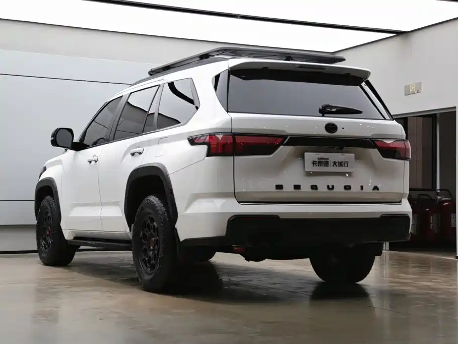 Toyota Sequoia — миниатюра 32