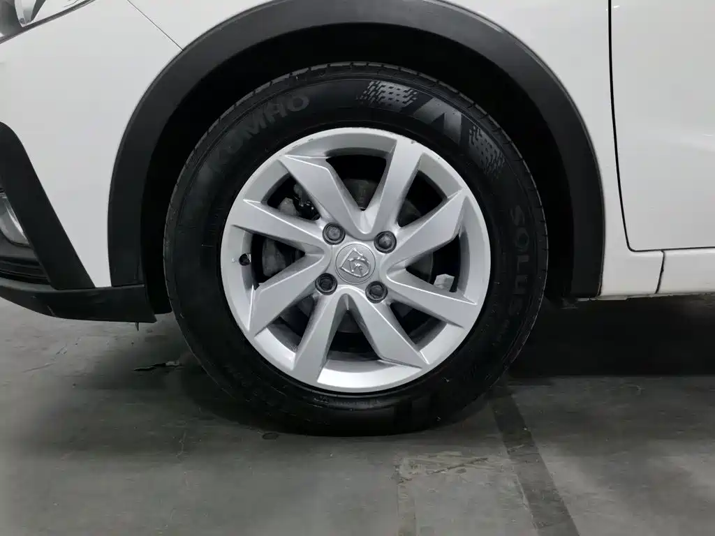 Baojun 310W — миниатюра 17