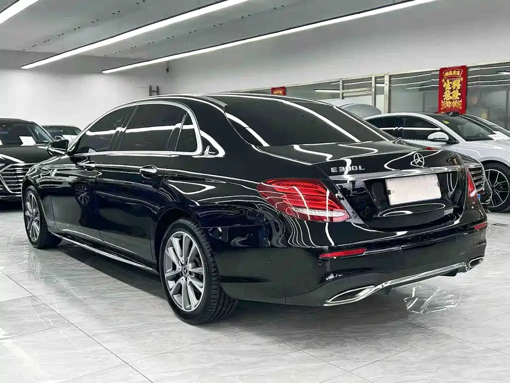 Mercedes-Benz E-Class — миниатюра 4