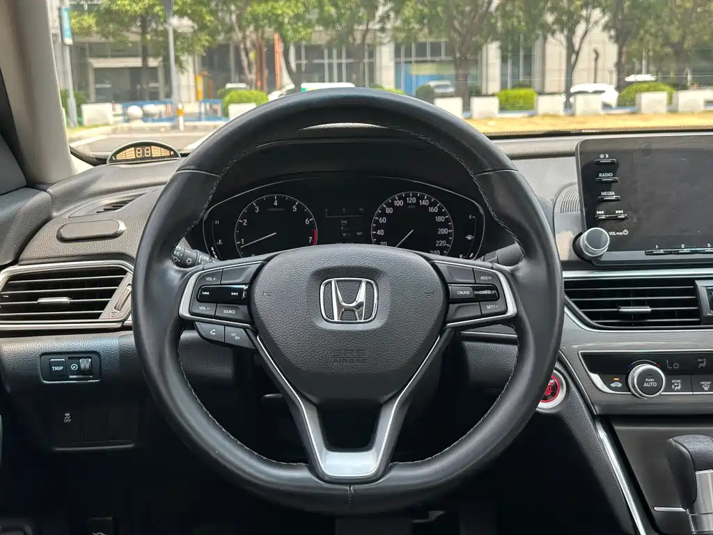 Honda Accord — миниатюра 9