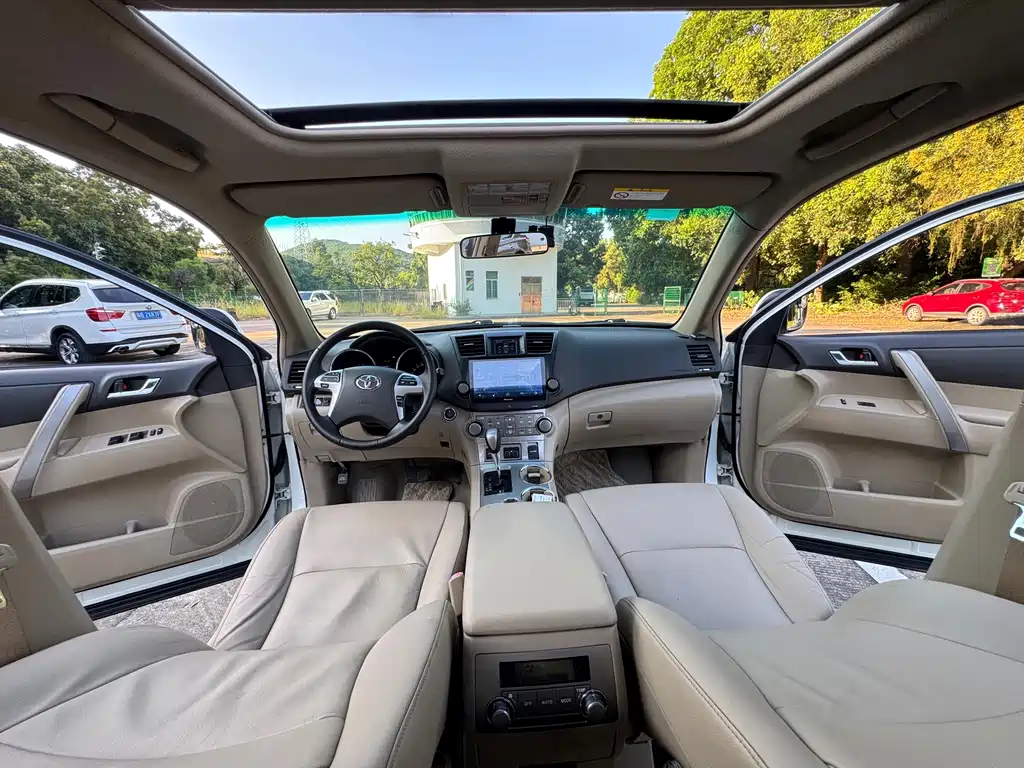 Toyota Highlander — миниатюра 12