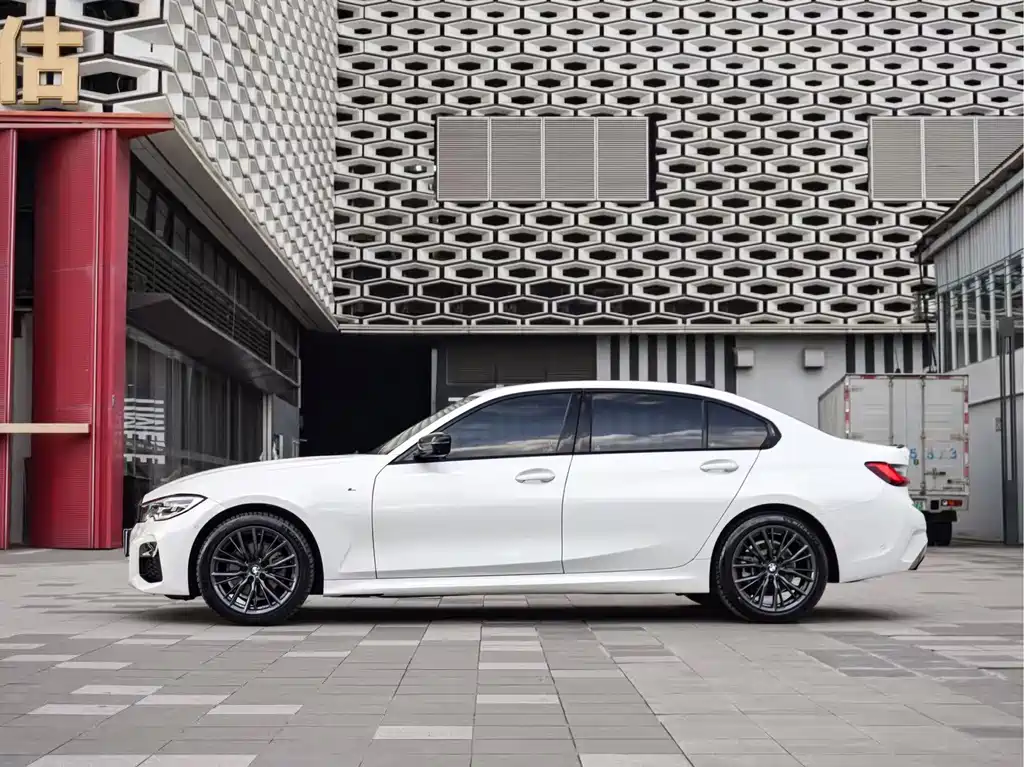 BMW 3 Series — миниатюра 5