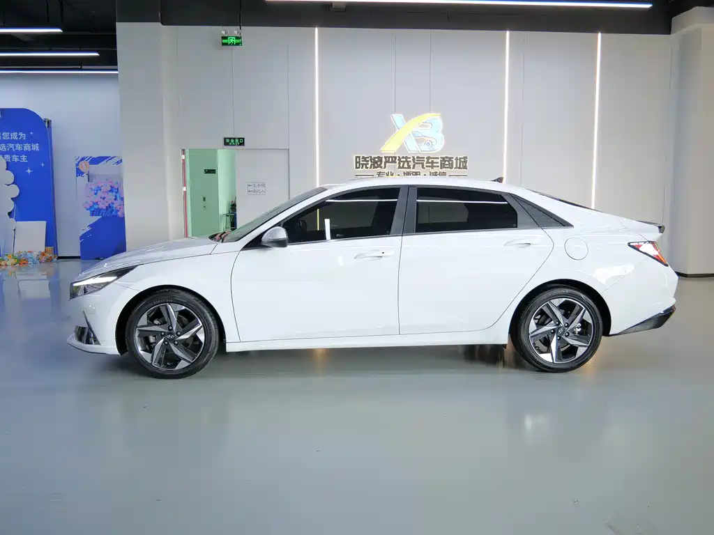 Hyundai Elantra — миниатюра 4