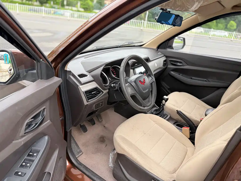 Wuling Hongguang — миниатюра 4