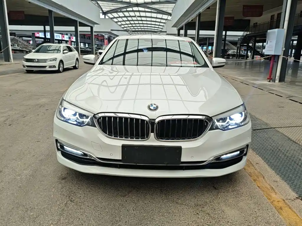 BMW 5 Series — миниатюра 3