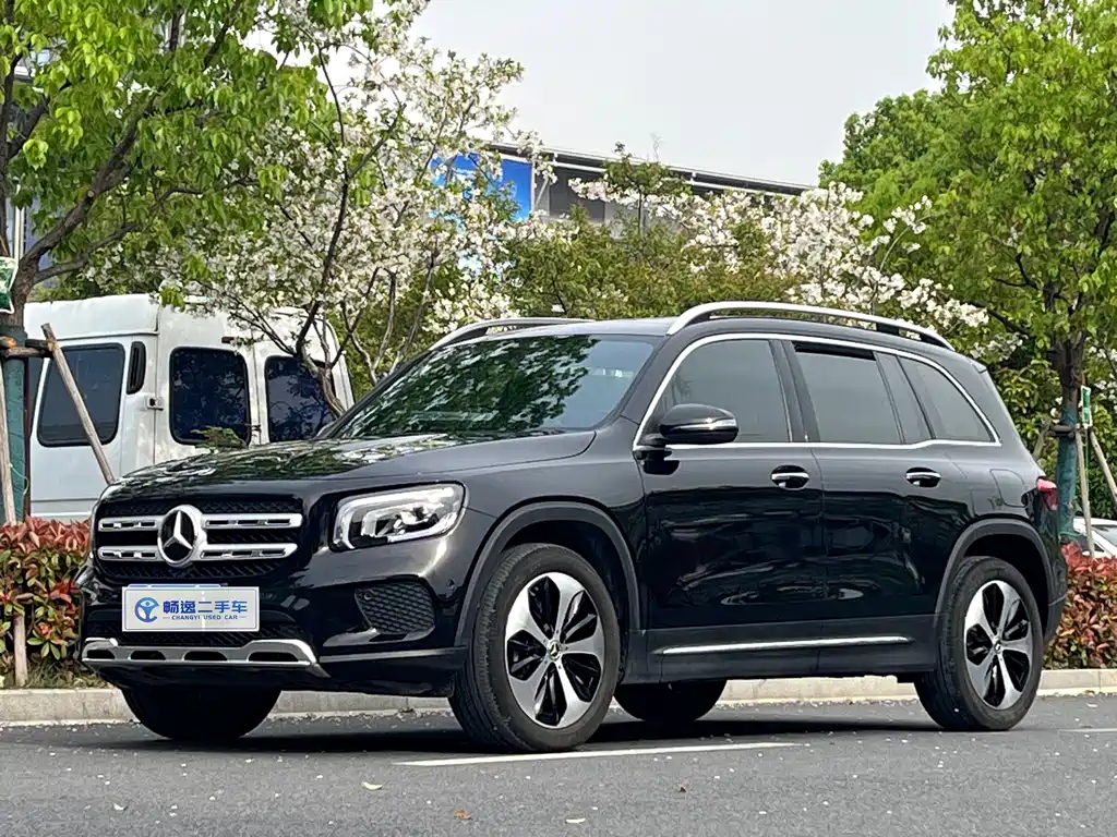 Mercedes-Benz GLB 2023