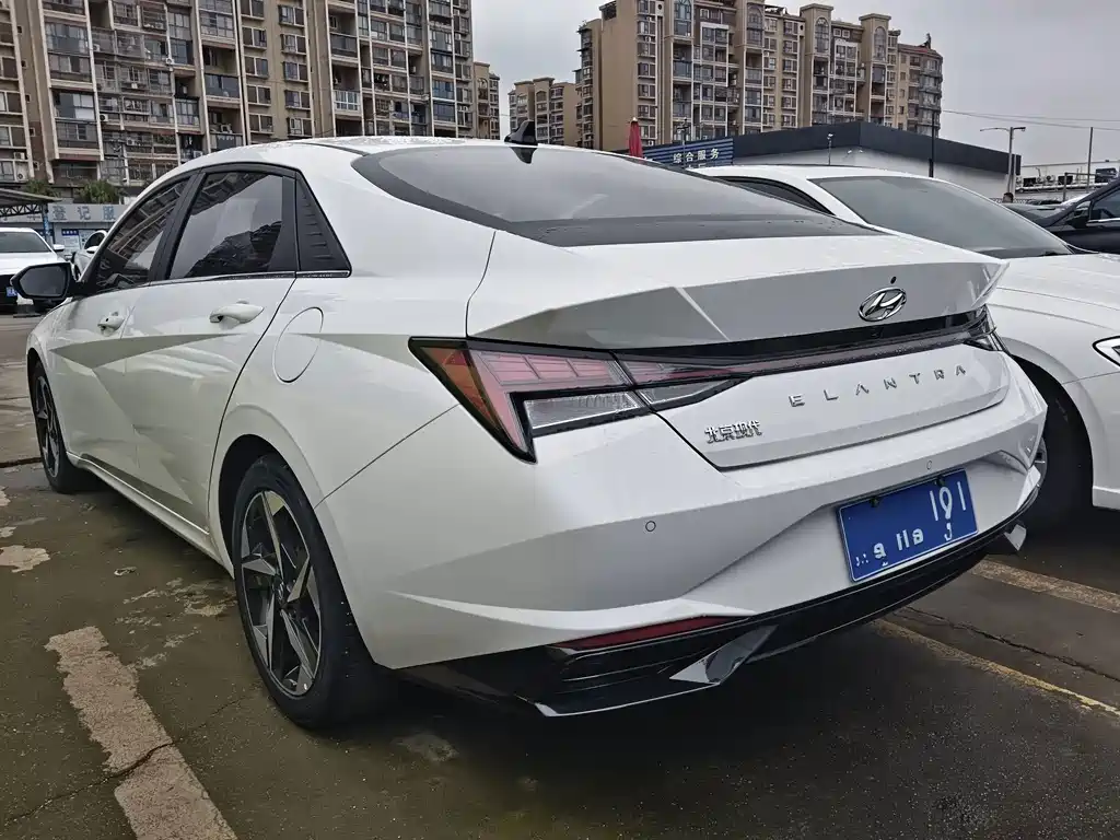 Hyundai Elantra 2021 — фото 15