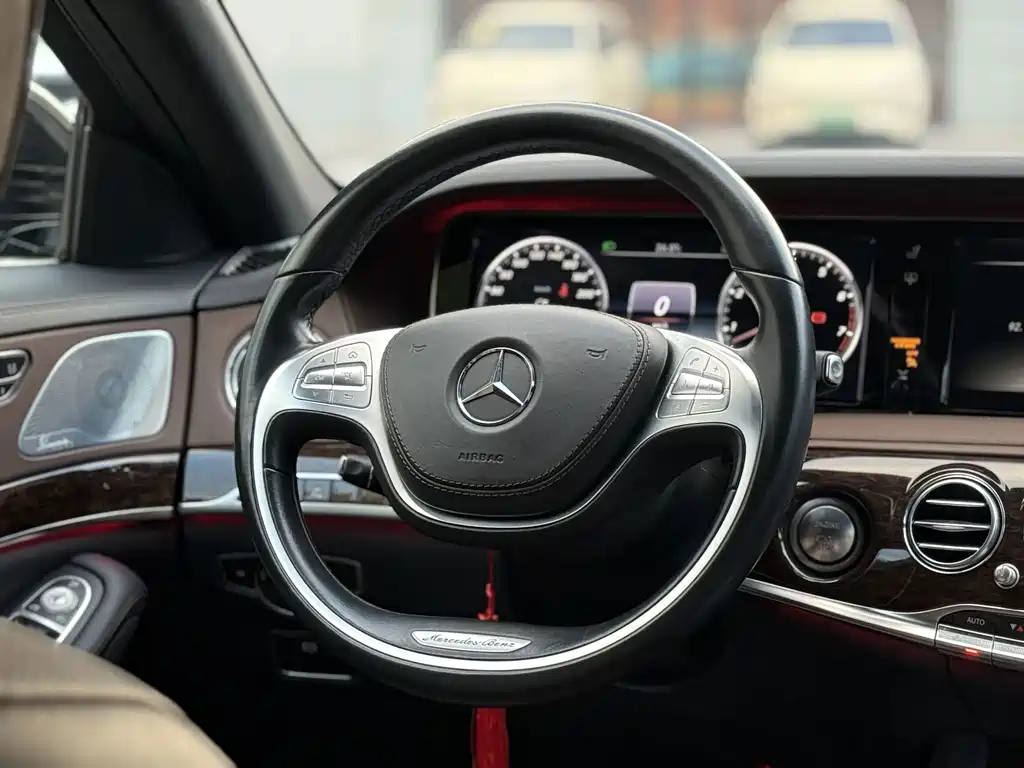 Mercedes-Benz S-Class — миниатюра 6