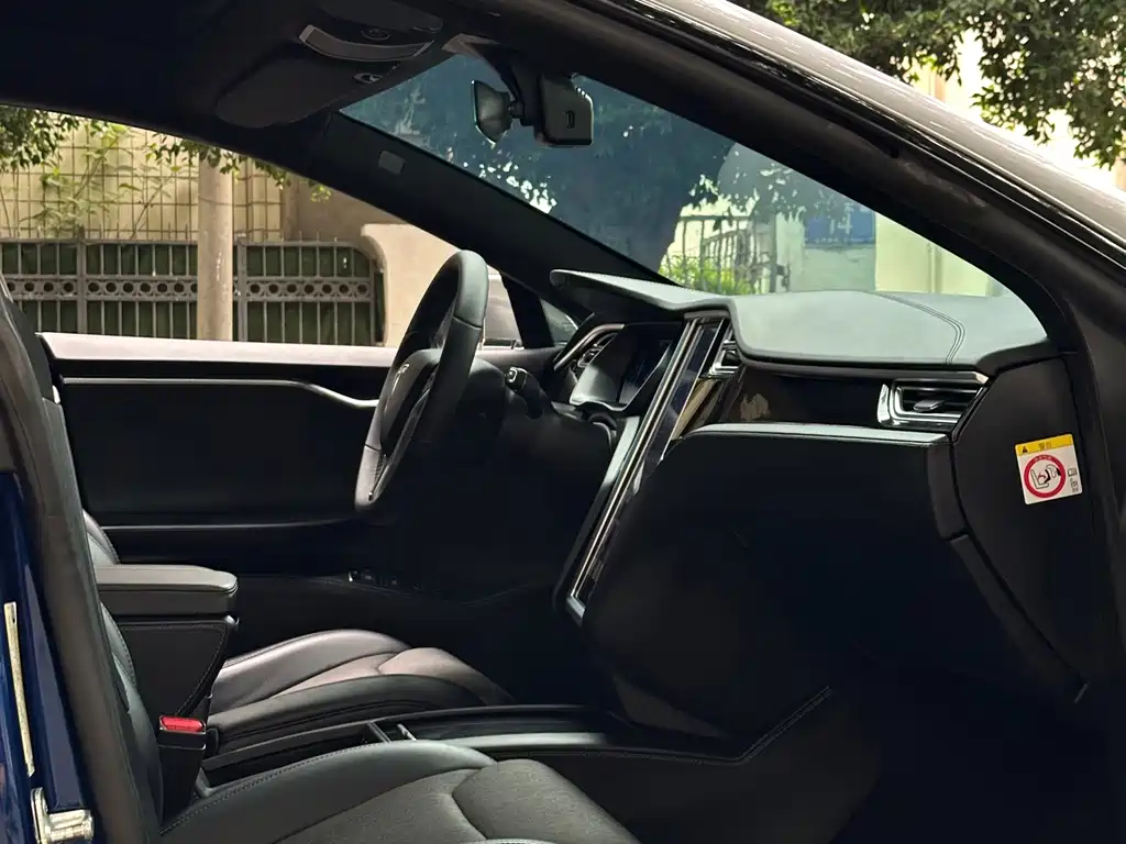 Tesla Model S — миниатюра 6