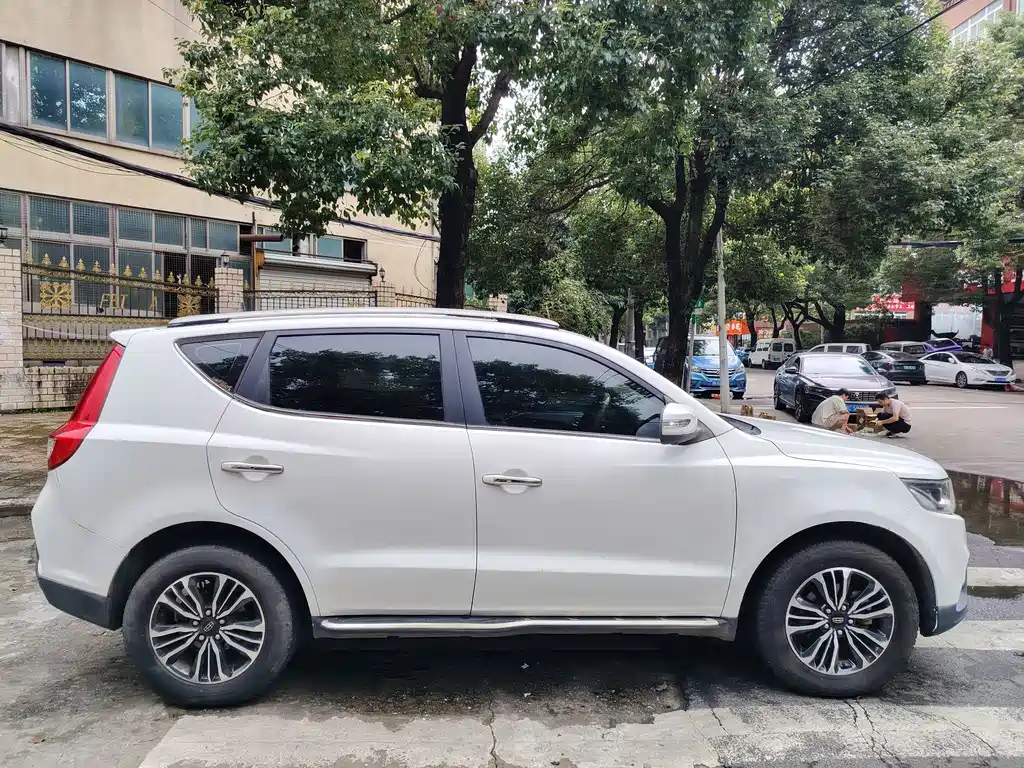 Geely Vision X6 — миниатюра 6