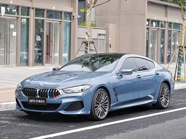 BMW  8 SERIES 2023
